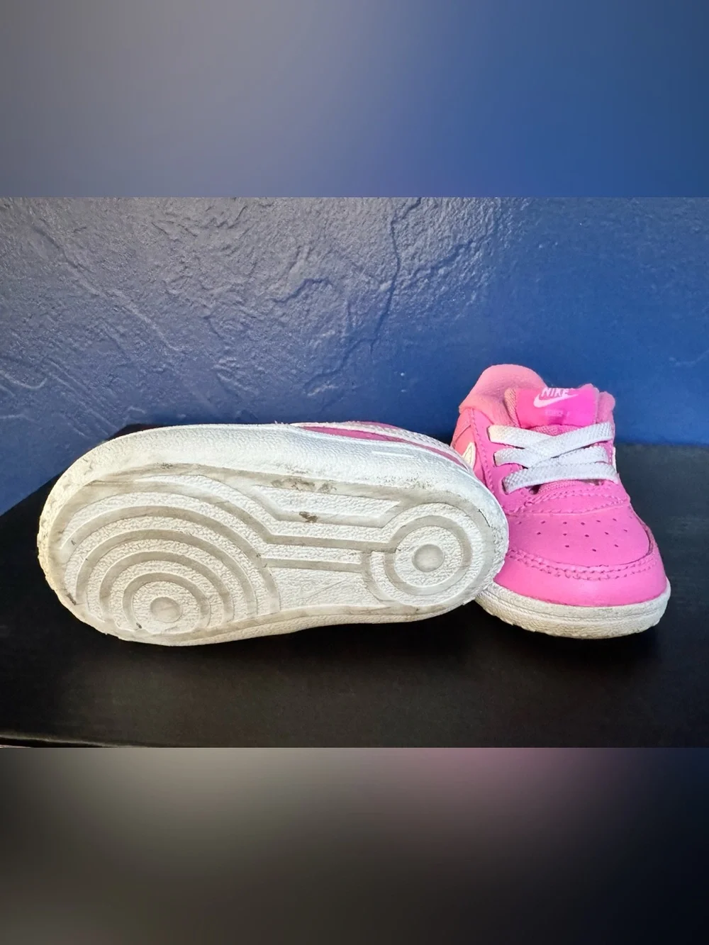 Nike force 1 Crib Pink and White Toddler Low-Top Sneakers